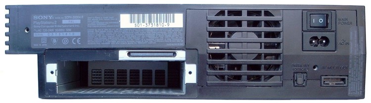 PlayStation 2 Konsole Modell SCPH-30004 R - Rückansicht