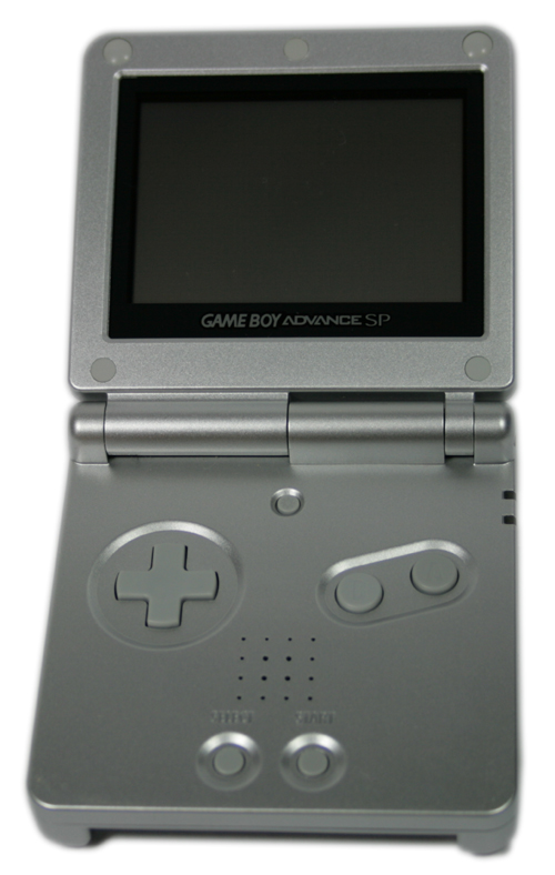 Nintendo Game Boy Advance in Silber, aufgeklappt
